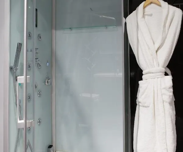 La Terrasse - Les Collectionneurs 4*