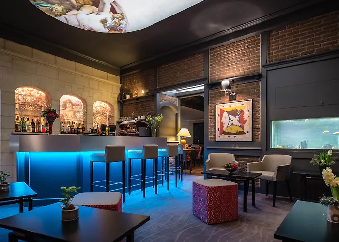 La Terrasse - Les Collectionneurs